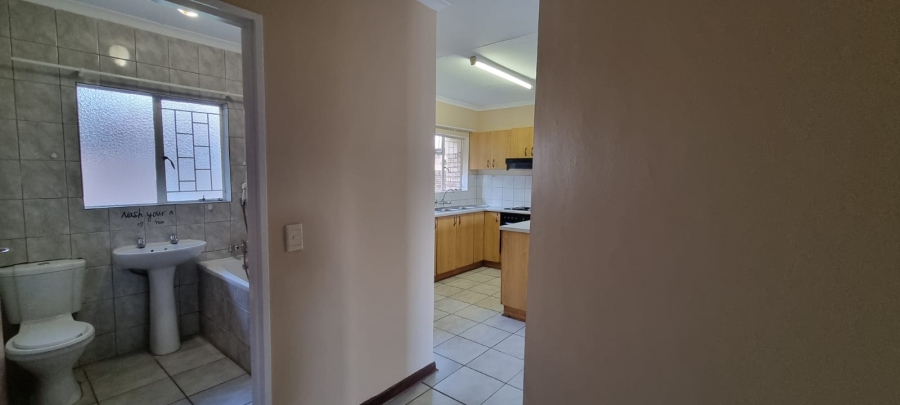 3 Bedroom Property for Sale in Roylglen Gardens Northern Cape